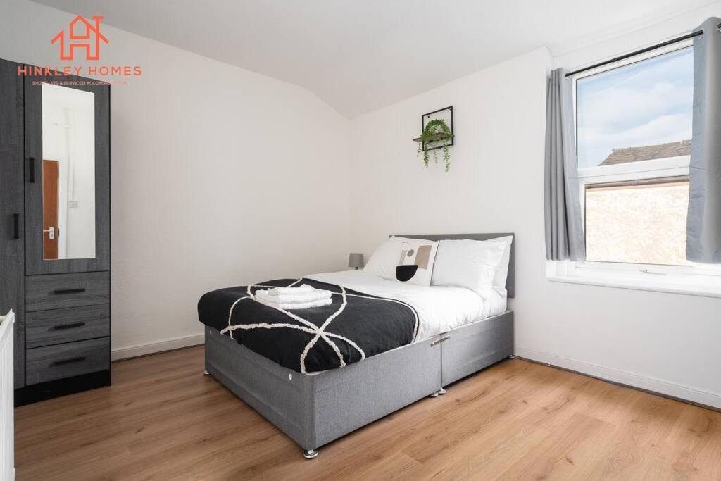 Supersized 6 Bedroom Liverpool/Free Parking/Sleeps 12 외부 사진