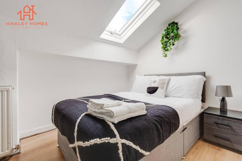 Supersized 6 Bedroom Liverpool/Free Parking/Sleeps 12 외부 사진