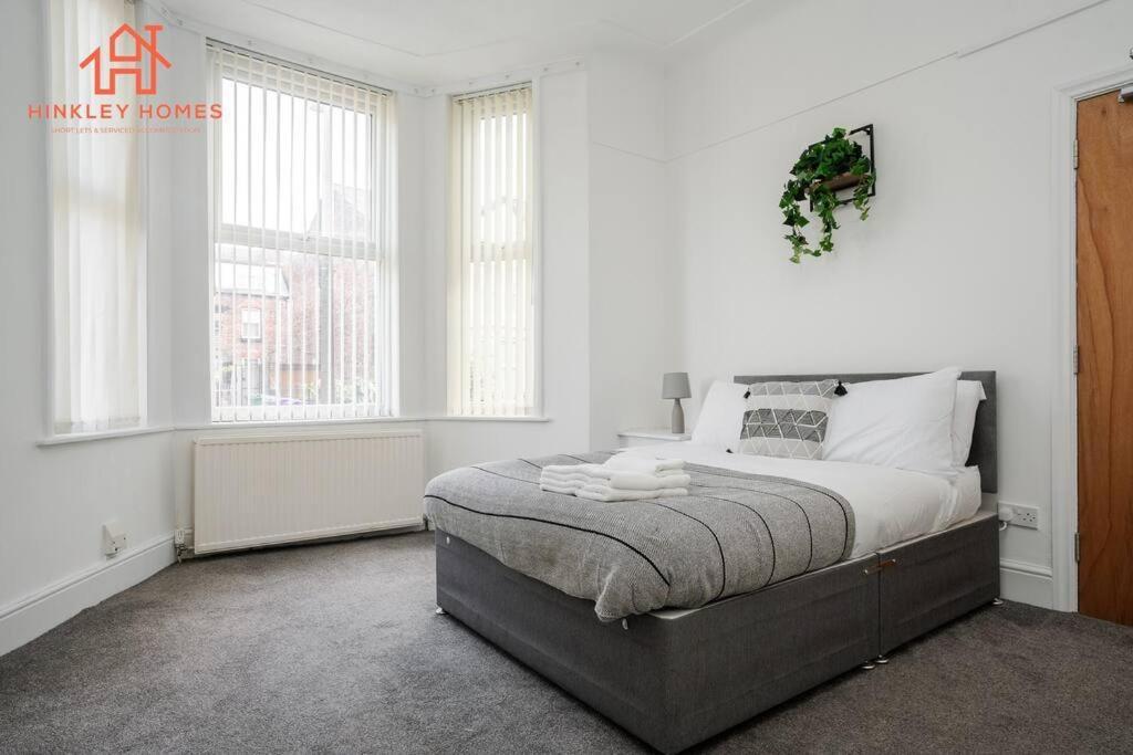 Supersized 6 Bedroom Liverpool/Free Parking/Sleeps 12 외부 사진